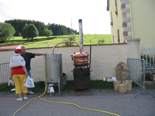 Marche d ete 20 08 04 Distillation 001