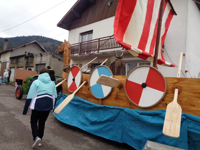 Defile Foire aux andouilles (16) (Small)