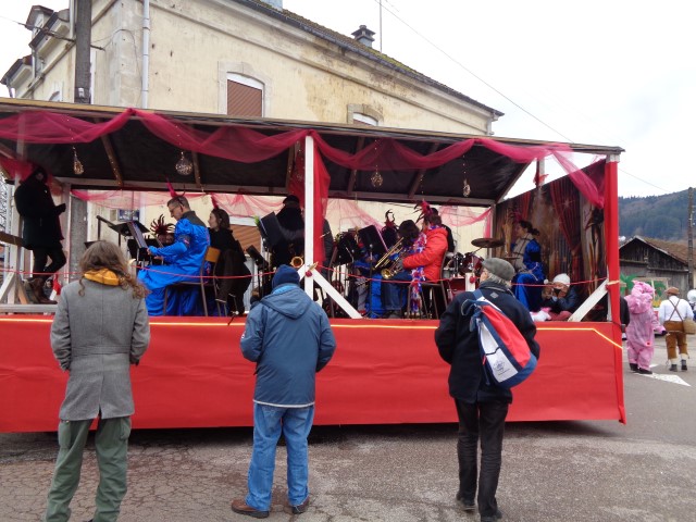 Defile Foire aux andouilles (50) (Small)