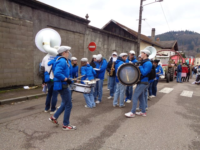 Defile Foire aux andouilles (52) (Small)